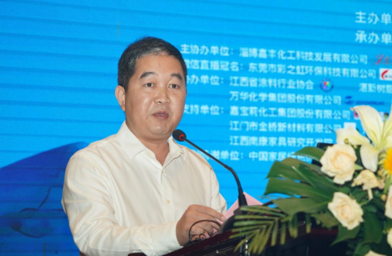 贛州市南康區家具產業促進局局長李慶偉致辭