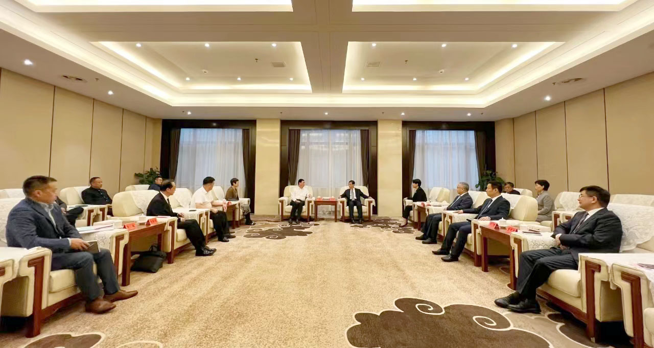 濮陽市領導會見中國涂料工業協會領導及參會副會長單位代表