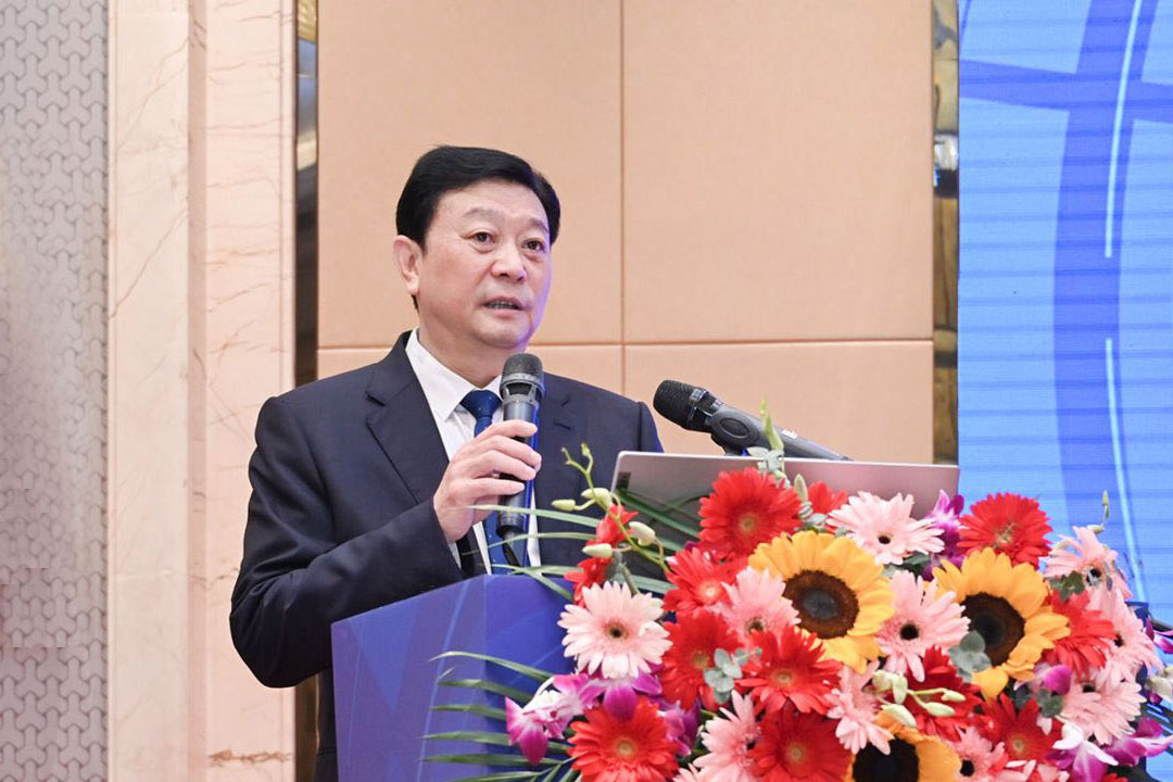 中國(guó)涂料工業(yè)協(xié)會(huì)會(huì)長(zhǎng)劉普軍致辭