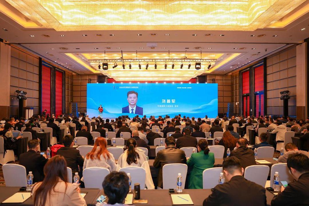 中國涂料工業協會會長劉普軍致辭
